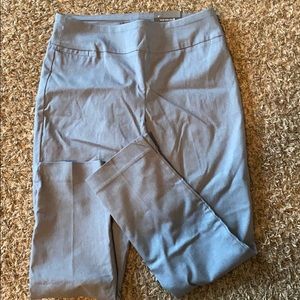 Van Heusen pull on crop size 4